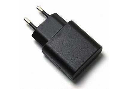 Dois pinos 5V 1A portátil Auto viagem Universal USB adaptador de alimentação (EUA, Reino Unido, UE, AU)
