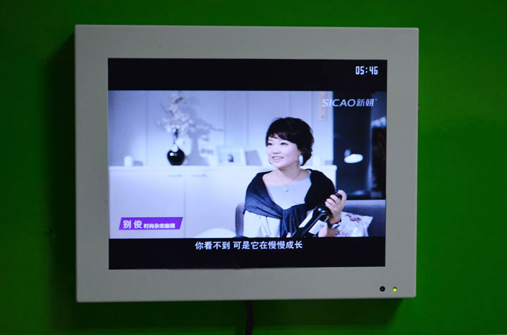 22 Signage do LCD Digitas da montagem da parede da polegada, jogador exterior da propaganda do LCD