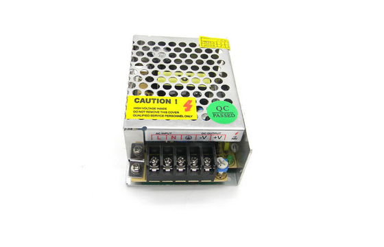 o metal de 12V 2A 25W encaixotou corrente constante da fonte de alimentação da tensão da saída da câmera do CCTV a única