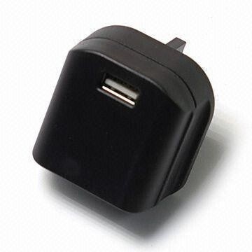 Adaptador do poder de USB, claro portátil/universal e acessível, com versão alternativa