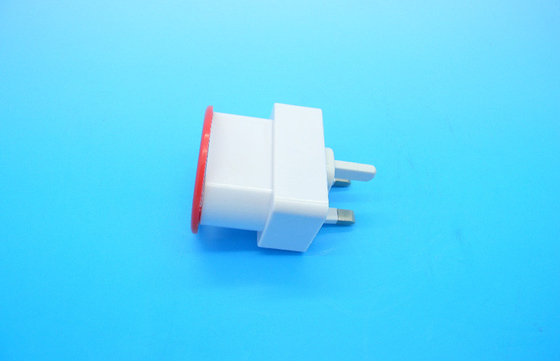 A tomada BRITÂNICA universal atual constante do carregador 5V 2.0A do curso de USB, FCC peça 15B