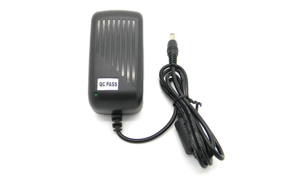 Adaptador do poder da montagem da parede de AC100-240V