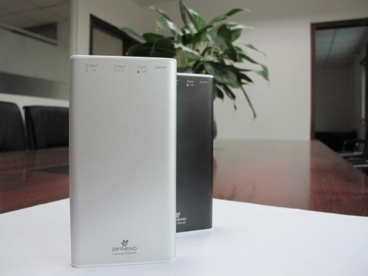 Banco portátil móvel preto do poder fonte/7000MAH da alimentação do branco 5V
