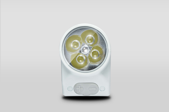 A mini fonte de alimentação 5v móvel portátil começando com corrente 2A para o carro pode ser compatível com 12V 19.5V