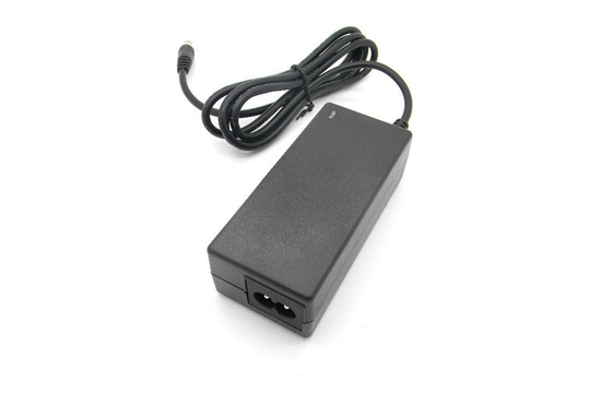 Sobre a C.A. da tensão à tomada BRITÂNICA do Desktop 36W 12V do adaptador da alimentação de DC Para a tevê do LCD