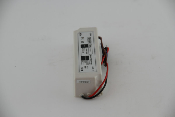 Diodo emissor de luz que ilumina 60 C.C. constante do motorista IP67 24V do diodo emissor de luz da tensão do watt, confiança alta