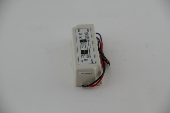 300 do motorista impermeável constante do diodo emissor de luz da tensão de 3A 36W VAC de série completa para a câmera do CCTV