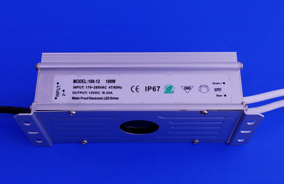 A alimentação conduzida Ip67 da luz de rua do alumínio fonte uma eficiência elevada de 100 watts