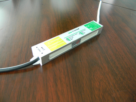 O motorista impermeável IP67 36W LVD do diodo emissor de luz de DC12V 3A certificou para a luz do diodo emissor de luz
