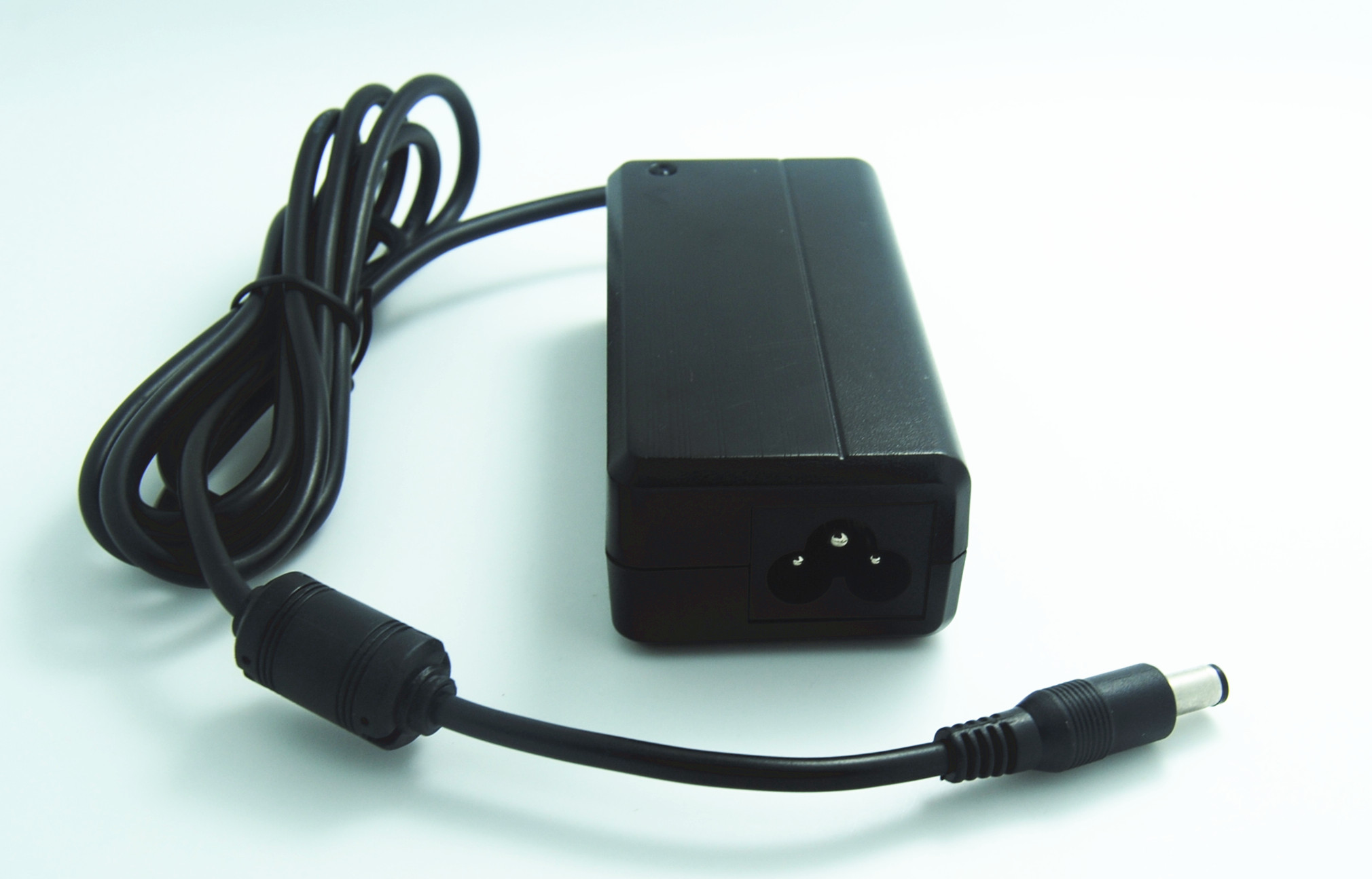 30W 15V 2A Output com o adaptador universal da alimentação de DC Do soquete C6 para a tevê do LCD, luzes do diodo emissor de luz